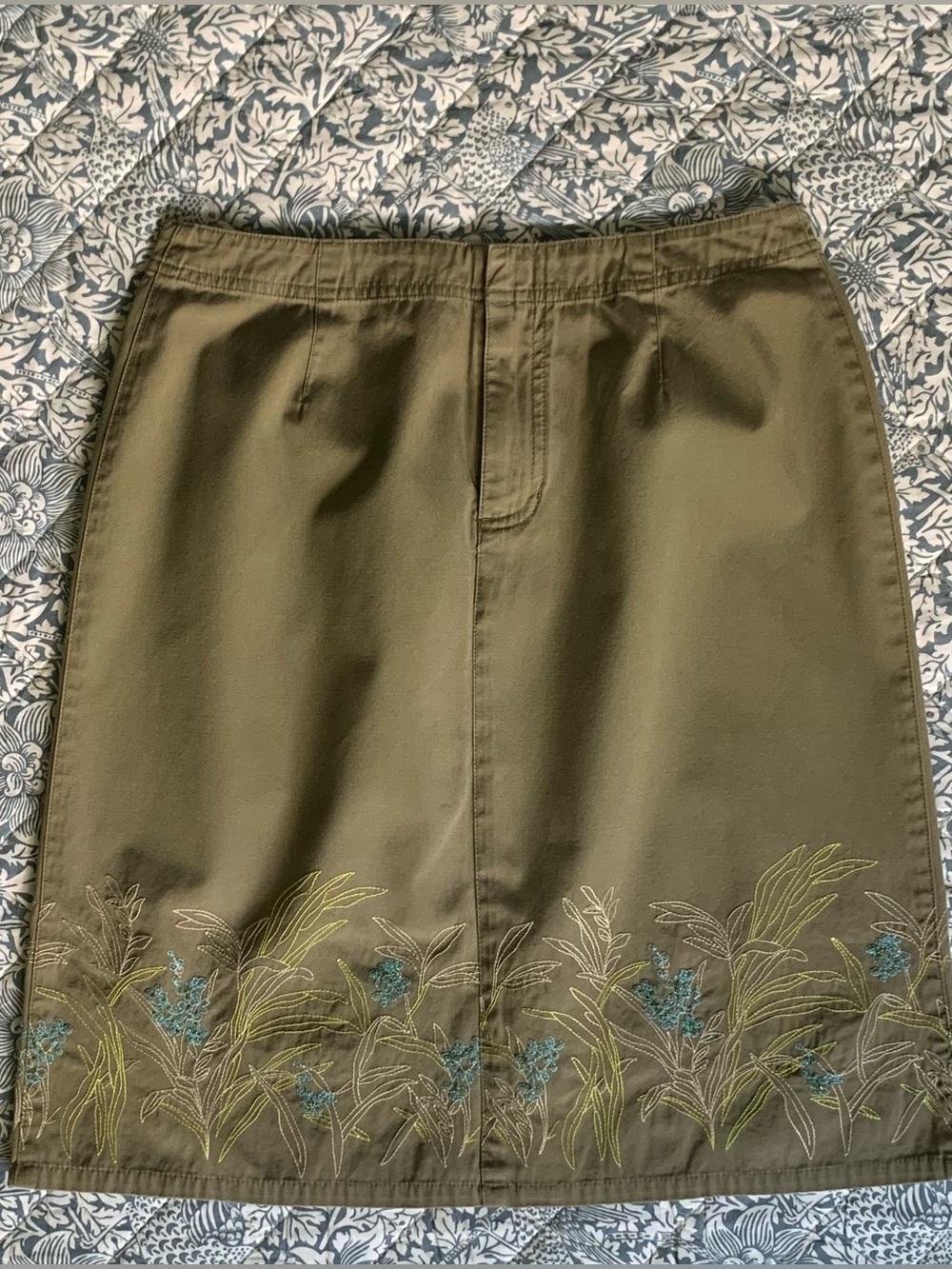Liz Claiborne Fall Olive green 100% Cotton Skirt with Blue Tan, Green Embroidery